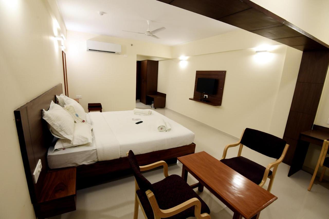 Hotel BMS Mangalore Buitenkant foto